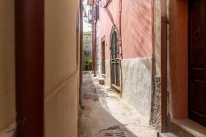 Exterior detail - Sardinian Gallery Janna (Bosa)