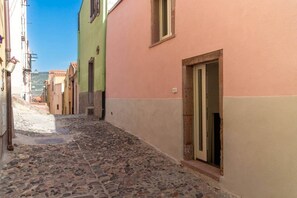 Exterior detail - Sardinian Gallery Janna (Bosa)