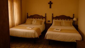 Habitación familiar | Sábanas italianas Frette y ropa de cama de alta calidad