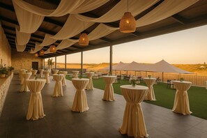 Business center - EDENNIA EL CIELO EN LA TIERRA (Mora)