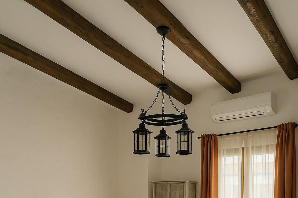 Desk, laptop workspace, free WiFi