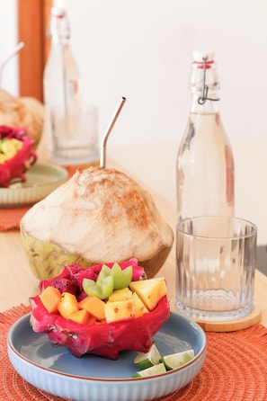 Food and drink - Alborán Villa Gili Air: elegancia y confort junto al mar para una estancia ideal (Gili Air)