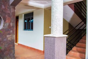 تفاصيل الفندق من الخارج