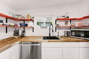 Private kitchen - Tiny T in the City (Austin)