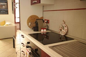 Cookware/dishes/utensils - Sardinian Gallery Prenda 15 (Bosa)