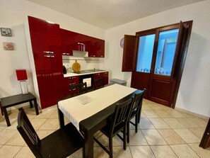 Dining - Sardinian Gallery Prenda 15 (Bosa)