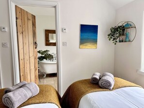 Internet, bed sheets - Wild Strawberry Cottage is a charming hideaway within a peaceful courtyard (Burnham Market, Norfolk)