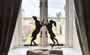 Interior - Wild Strawberry Cottage is a charming hideaway within a peaceful courtyard (Burnham Market, Norfolk)