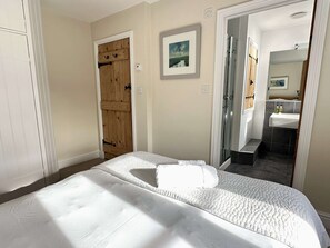 Iron/ironing board, Internet, bed sheets - A gorgeously furnished dog friendly cottage, in a peaceful courtyard setting (Burnham Market, Norfolk)