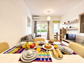 Dining - VILAMOURA DOWNTOWN WITH POOL  by HOMING (Vilamoura)