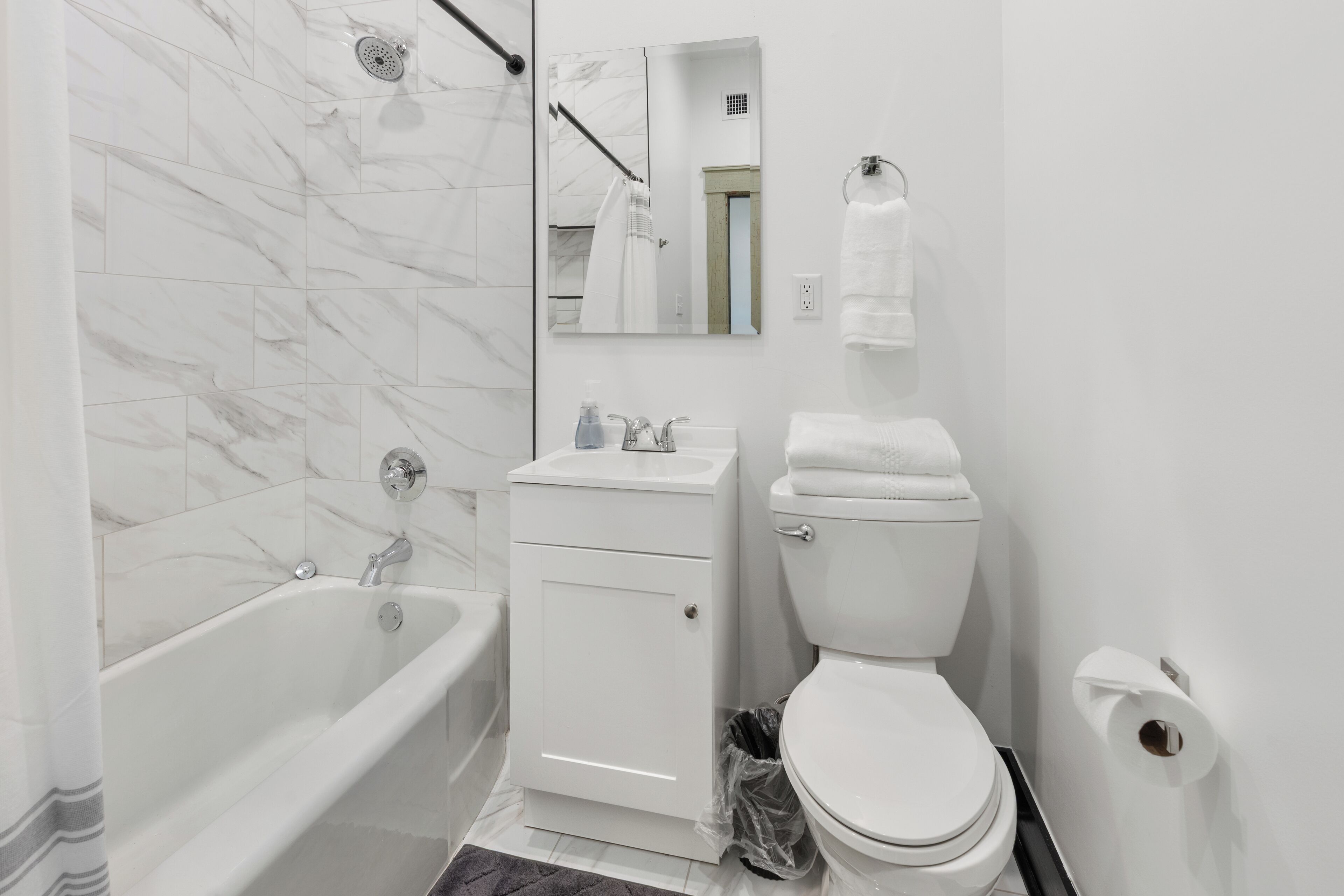 Handtücher, Seife, Toilettenpapier