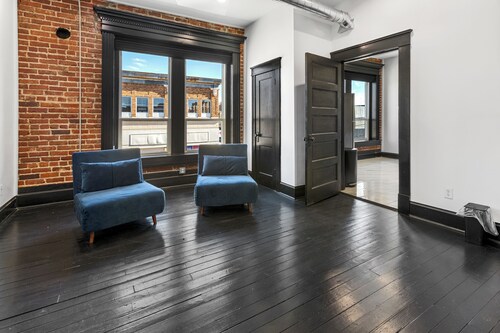 Cozy 1-bedroom apartment in charming downtown Okmulgee