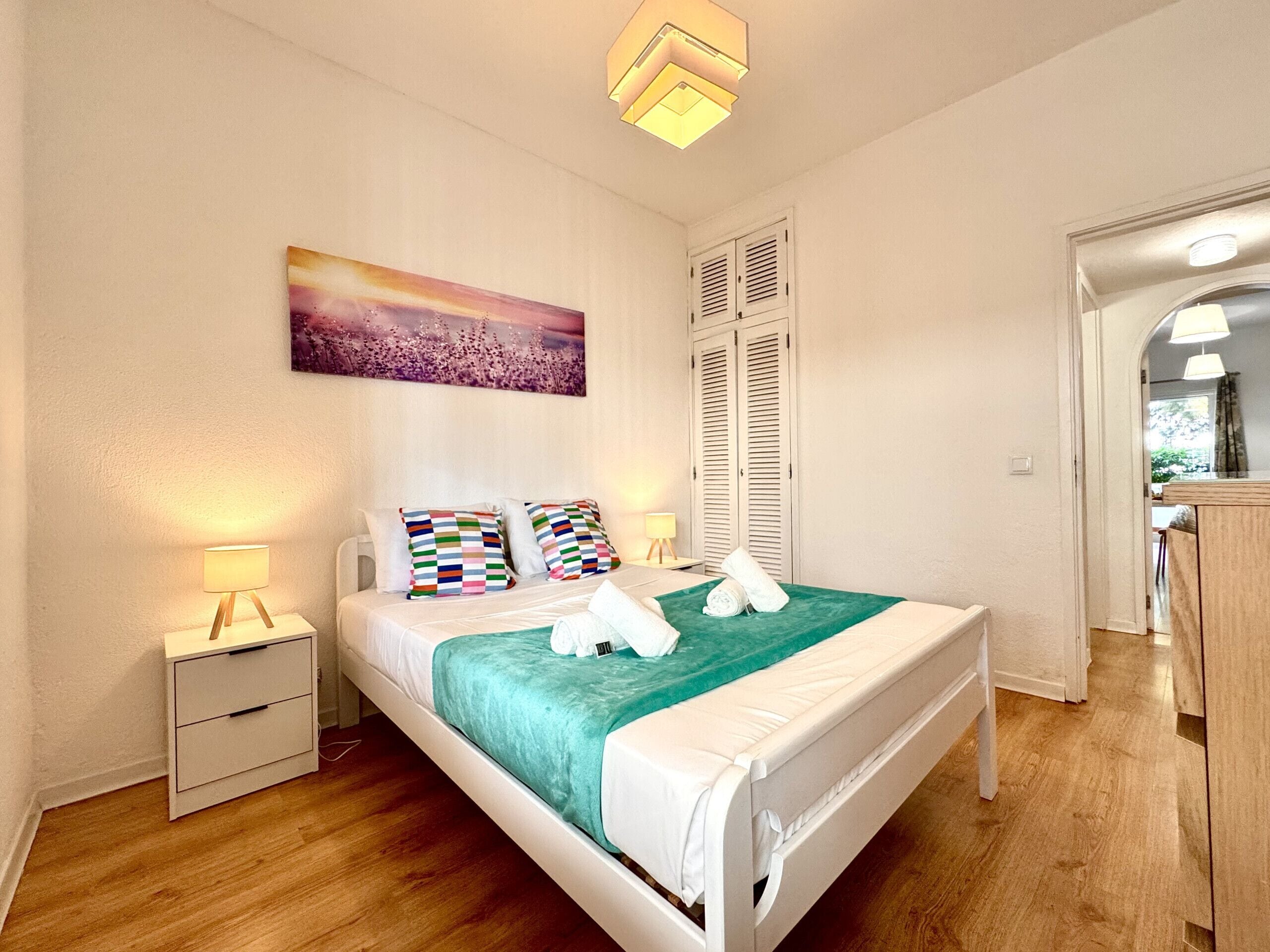 1 bedroom, bed sheets