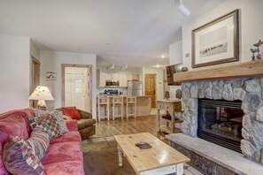 Fernseher, Kamin