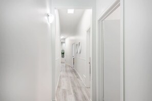 Interior - Downtown|5 min to Bell Center| Onsite parking $ (Montréal)