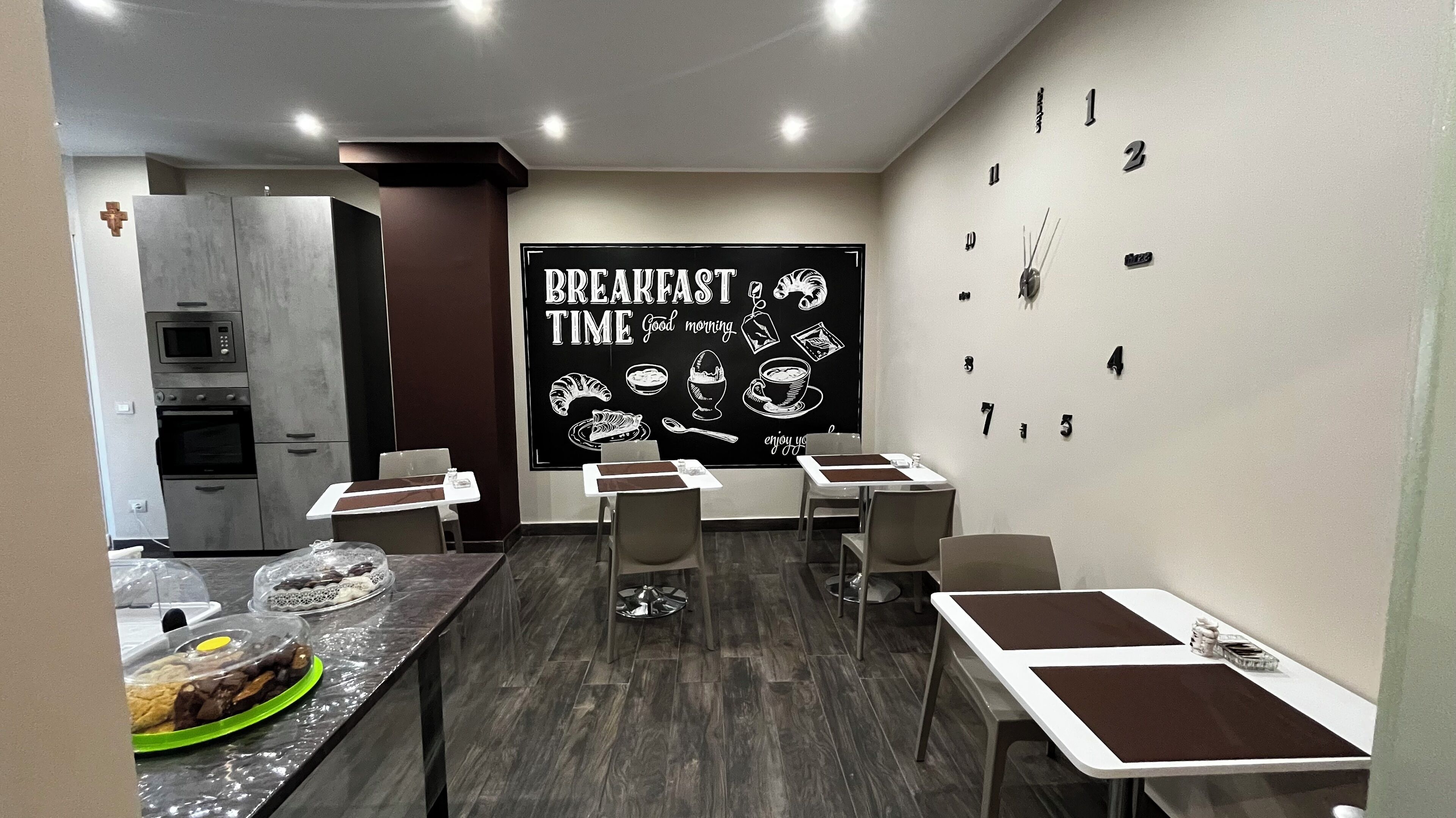 Bao gồm bữa sáng buffet hàng ngày 