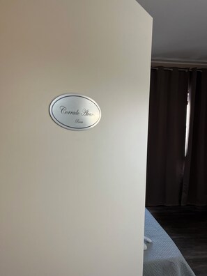 Double Room, Balcony, City View | In-room safe, blackout drapes, iron/ironing board, free WiFi - B&B Leus Appartment (Reggio Calabria)