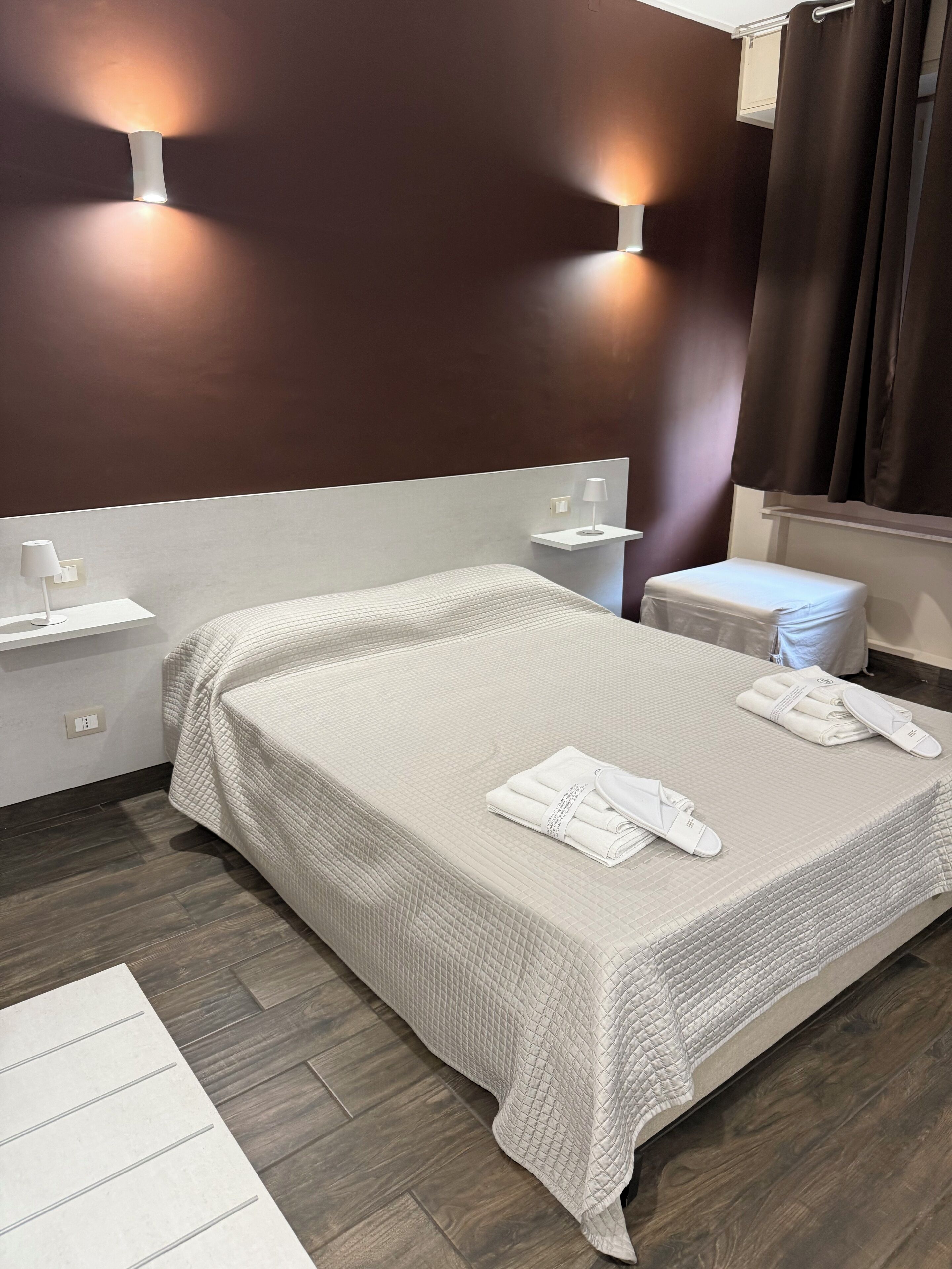 Doppelzimmer | Zimmersafe, Verdunkelungsvorhänge, Bügeleisen/Bügelbrett