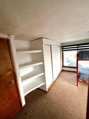 Basic Shared Dormitory, City View | Interior - hostel Rosa de los vientos  (Puerto Natales)