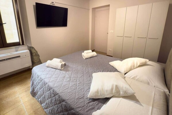 WiFi, bed sheets - Sardinian Gallery S'Iscola (Bosa)