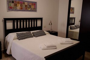 2 bedrooms, WiFi - Sa Costa 18 (Bosa)