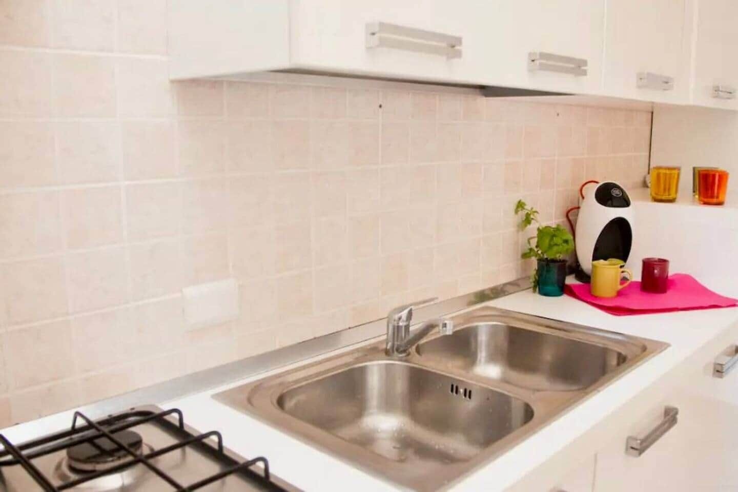 Réfrigérateur, four, plaque de cuisson