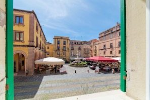 Interni
