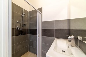 Bathroom - Sardinian Gallery Sa Funtana (Bosa)