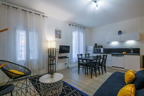TV - Bright & Renovated Studio (Marseille)