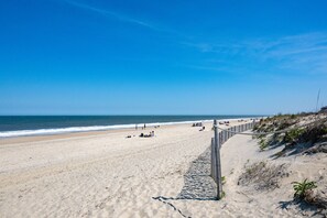 Beach nearby - Surfrider F — 70 Steps to the Sand • 3BR/2BA • 2 Balconies • Sleeps 8 (Dewey Beach)