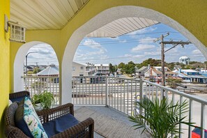 Property grounds - Surfrider F — 70 Steps to the Sand • 3BR/2BA • 2 Balconies • Sleeps 8 (Dewey Beach)