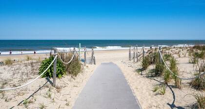 70 Steps to the Sand • 2BR/1BA • 2 Balconies • Sleeps 6