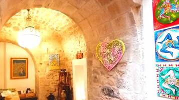 TĂ€gliches inbegriffenes FrĂŒhstĂŒcksbuffet