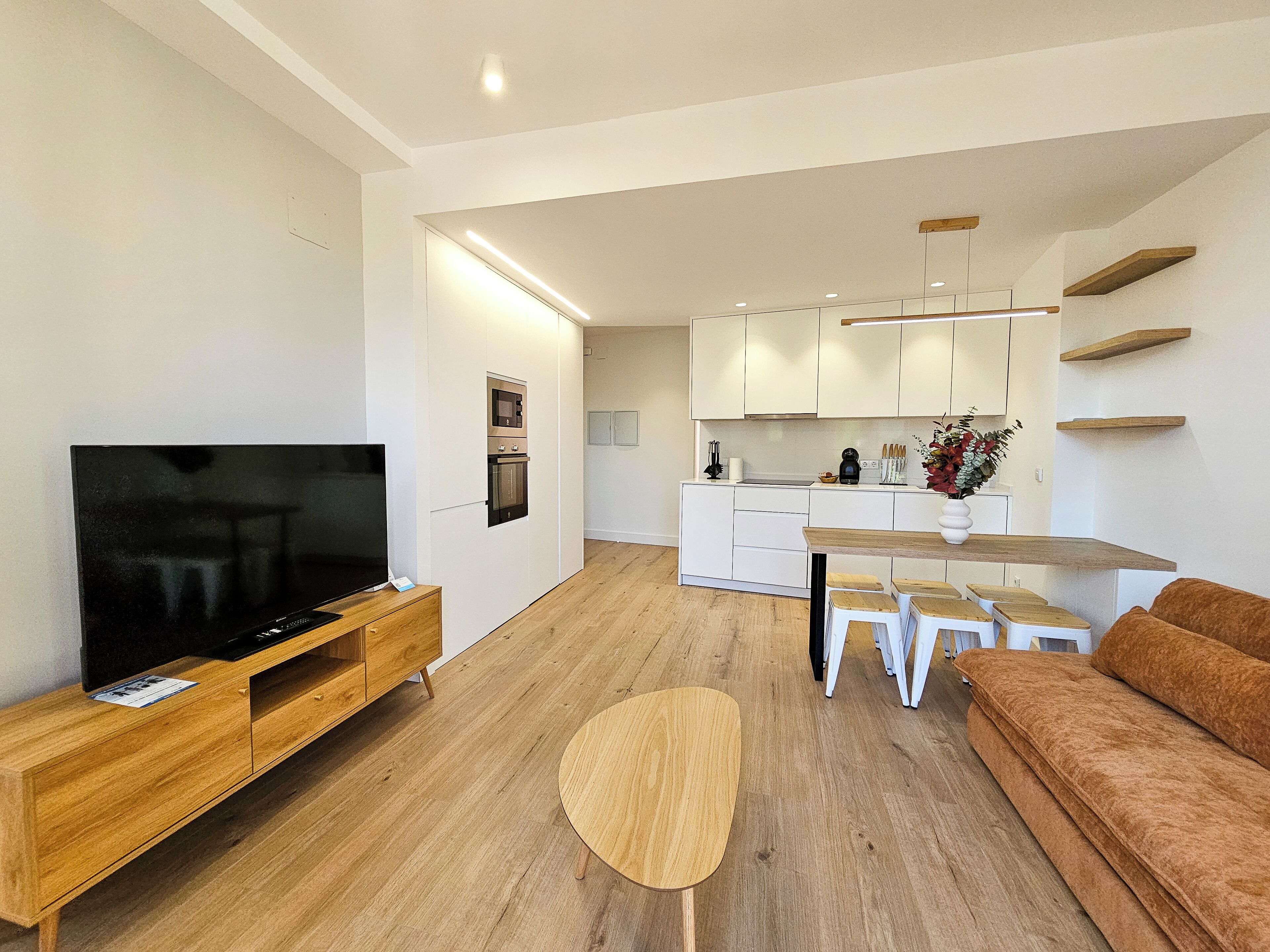 Basic Apartment | Living area