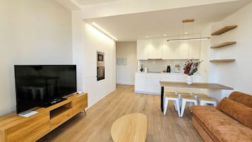 Basic Apartment | Living area