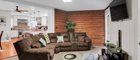 TV, fireplace