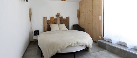 واي فاي وملاءات أسرّة