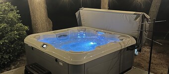 Hot Tub +Sauna + Game Room, near Wis. Dells and Baraboo