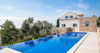 Villa Frajga - Five Bedroom Villa, Sleeps 10
