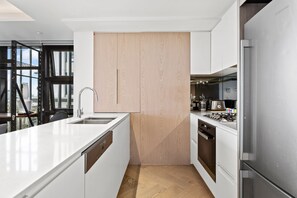 Apartment | Private kitchen - Beautiful 2-bed Unit In Incredible Location (Sydney)