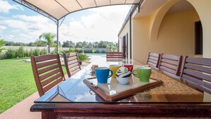 Outdoor dining - Villa Cenate - Four Bedroom Villa, Sleeps 16 (Racale)
