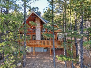 Exterior - Secluded Duck Creek Retreat – Rustic Elegance and Mountain Views (Duck Creek Village)