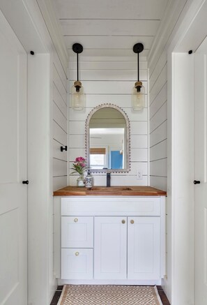 Interior - Charming Island Bunkhouse- Walk to Pink Sand Beach w/ Pool Access (North Eleuthera)