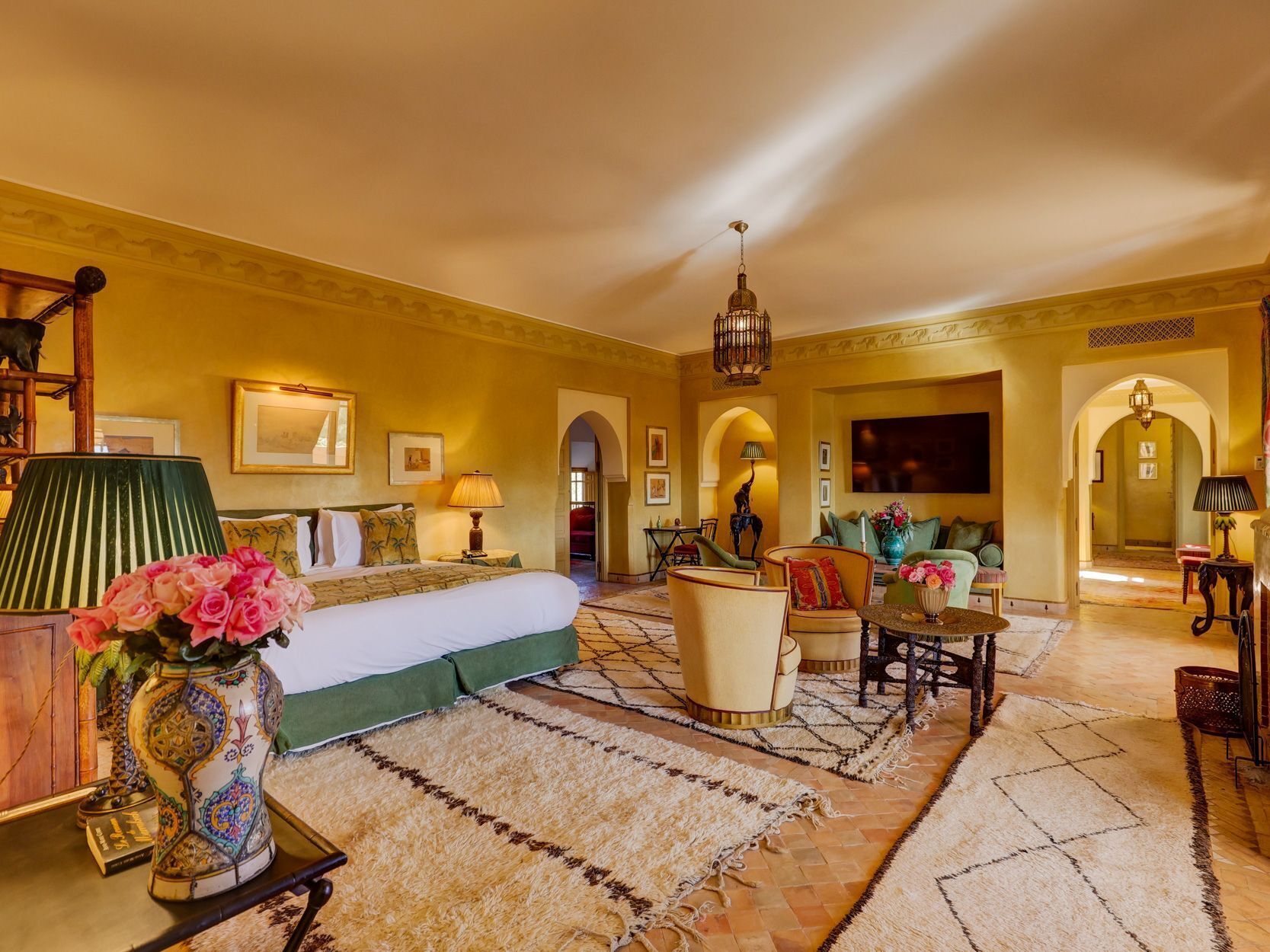 Zimmersafe, laptopgeeigneter Arbeitsplatz, Verdunkelungsvorhänge