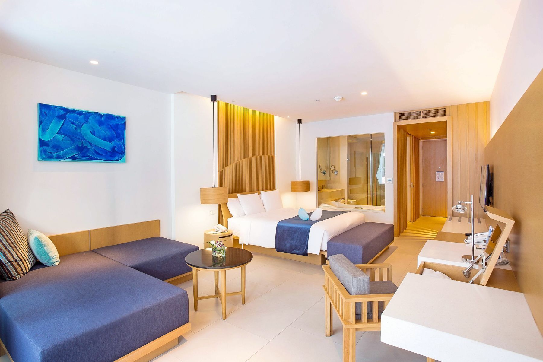 Iron/ironing board, internet, bed sheets