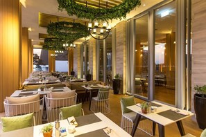 Dining - Ace of Hua Hin Resort - Ace Deluxe (Cha-am)