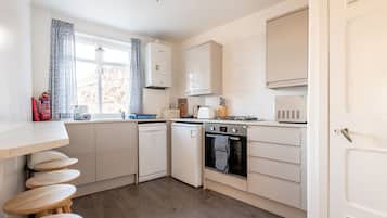 冰箱、微波炉、烤箱、洗碗机