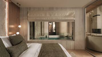 In-room safe, soundproofing, iron/ironing board, free WiFi