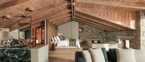 Luxury Suite, Mountain View | In-room safe, soundproofing, iron/ironing board, free WiFi