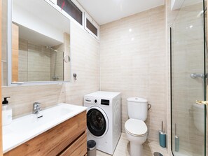 Apartment | Bathroom - Charming Beachfront Apartment in Fuengirola (Fuengirola)